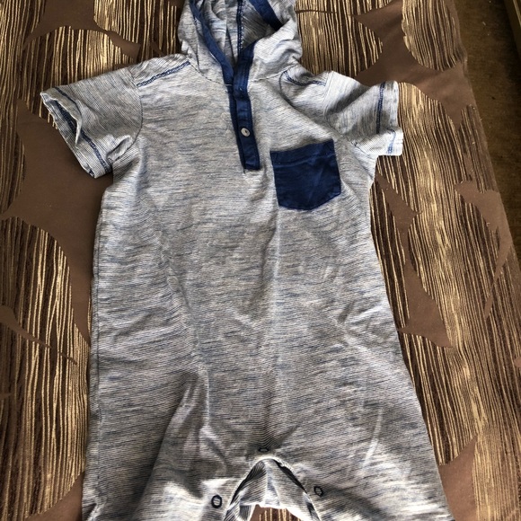 Tops; All shirts for $15 - Picture 2 of 8